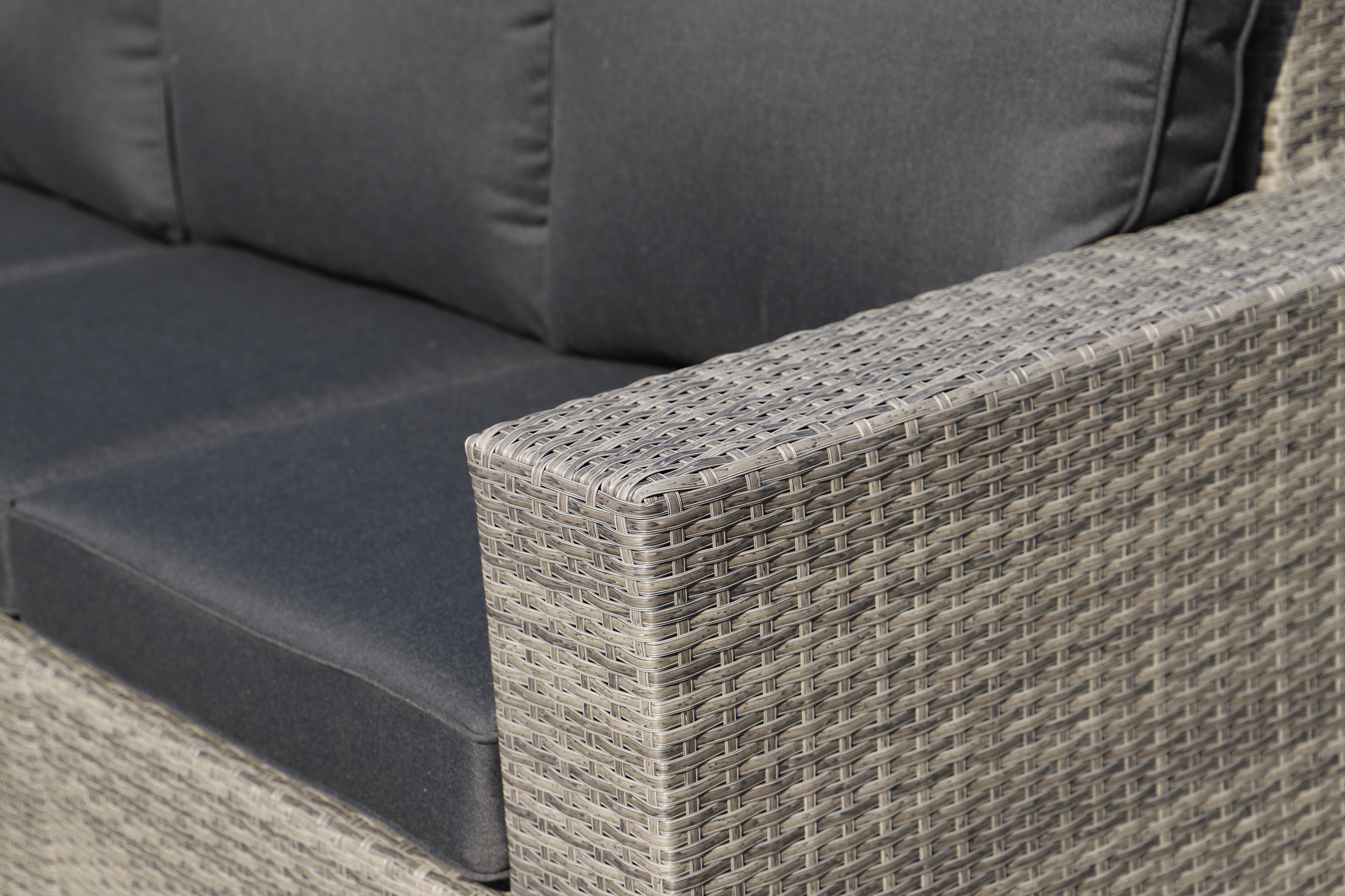 MOSS MOSS-0908GC - Carolina Collection, 6 pcs modular grey flat wicker and aluminum structure including ottoman, with charcoal cushion and glass for coffee table (3 boxes)